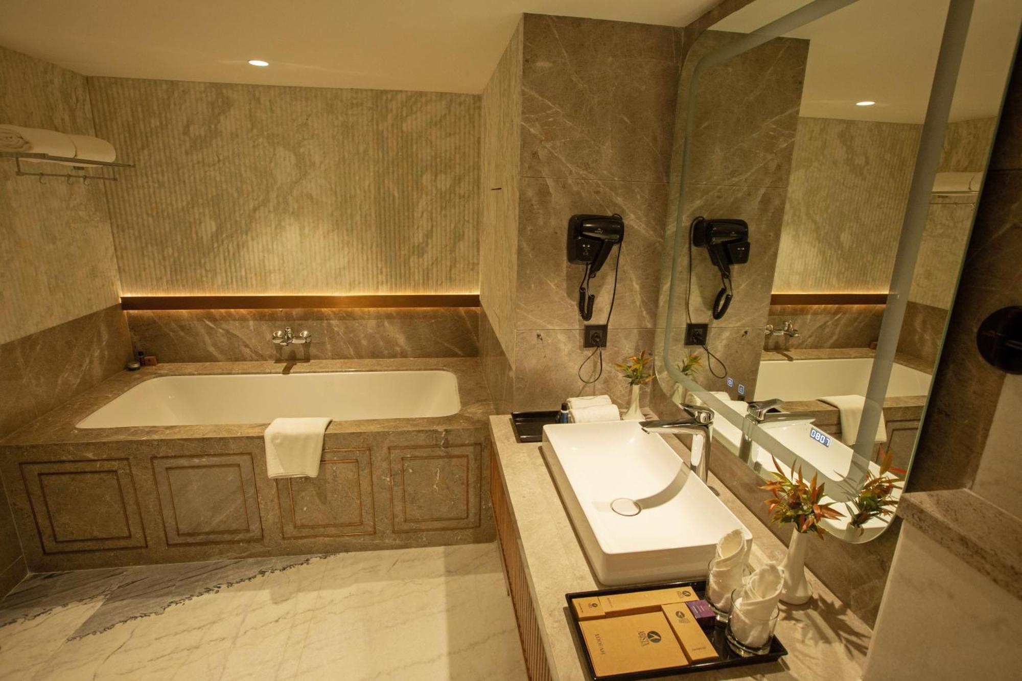 Arista By Ambition Hotell Guwahati Eksteriør bilde